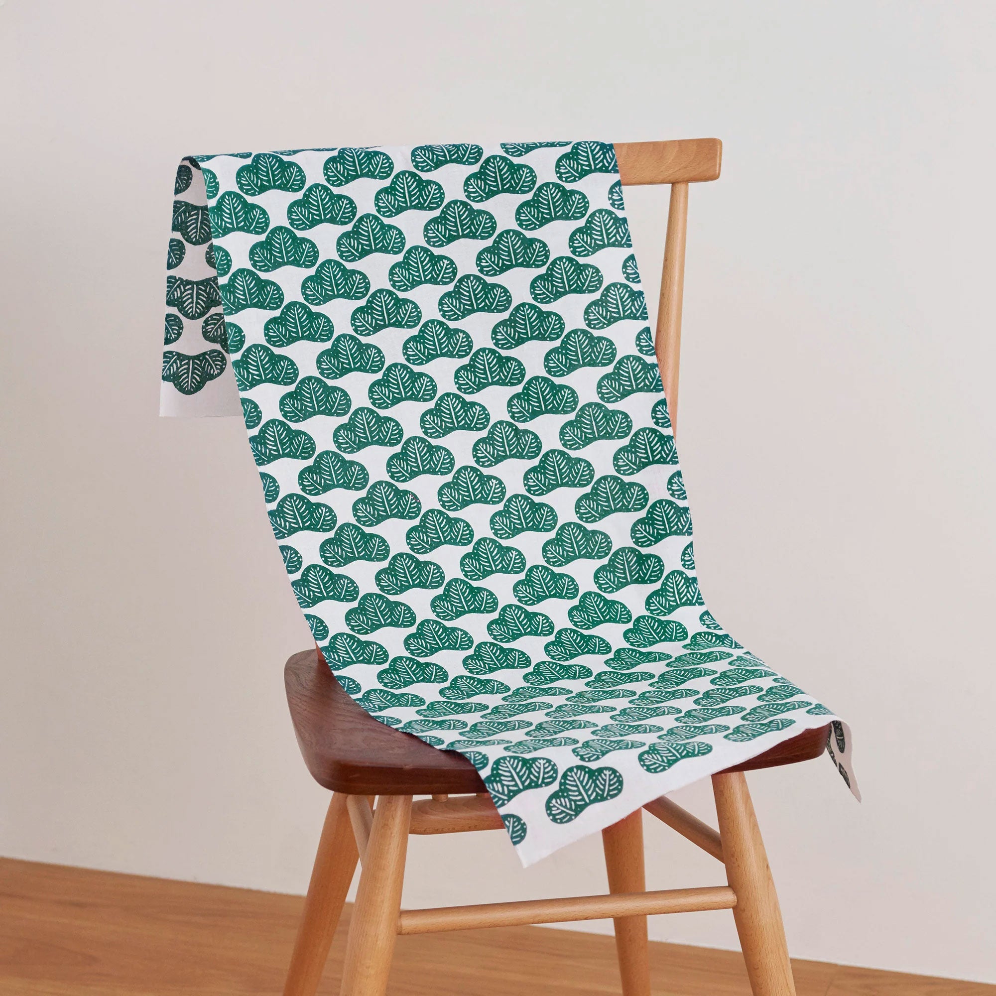 Tenugui mit Kiefern-Muster