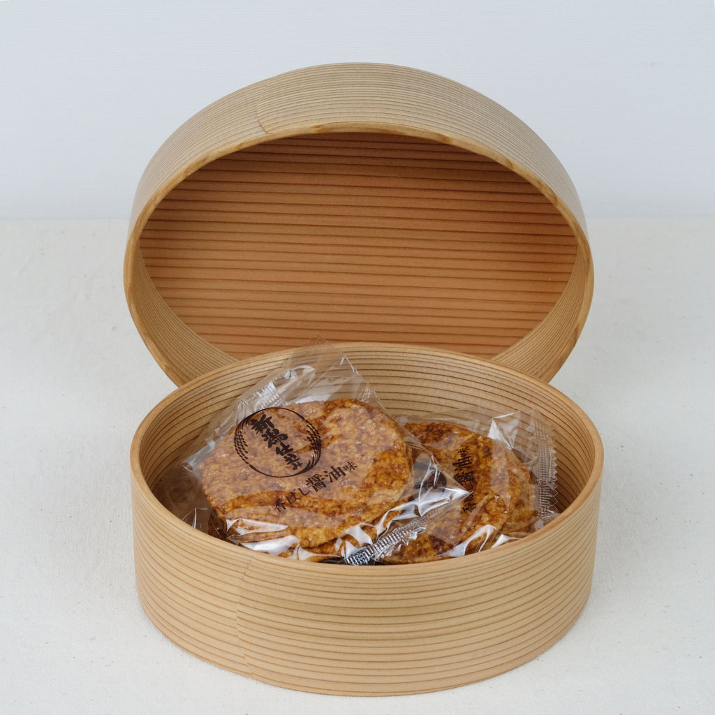 Ovale Bentô-Box aus Zedernholz