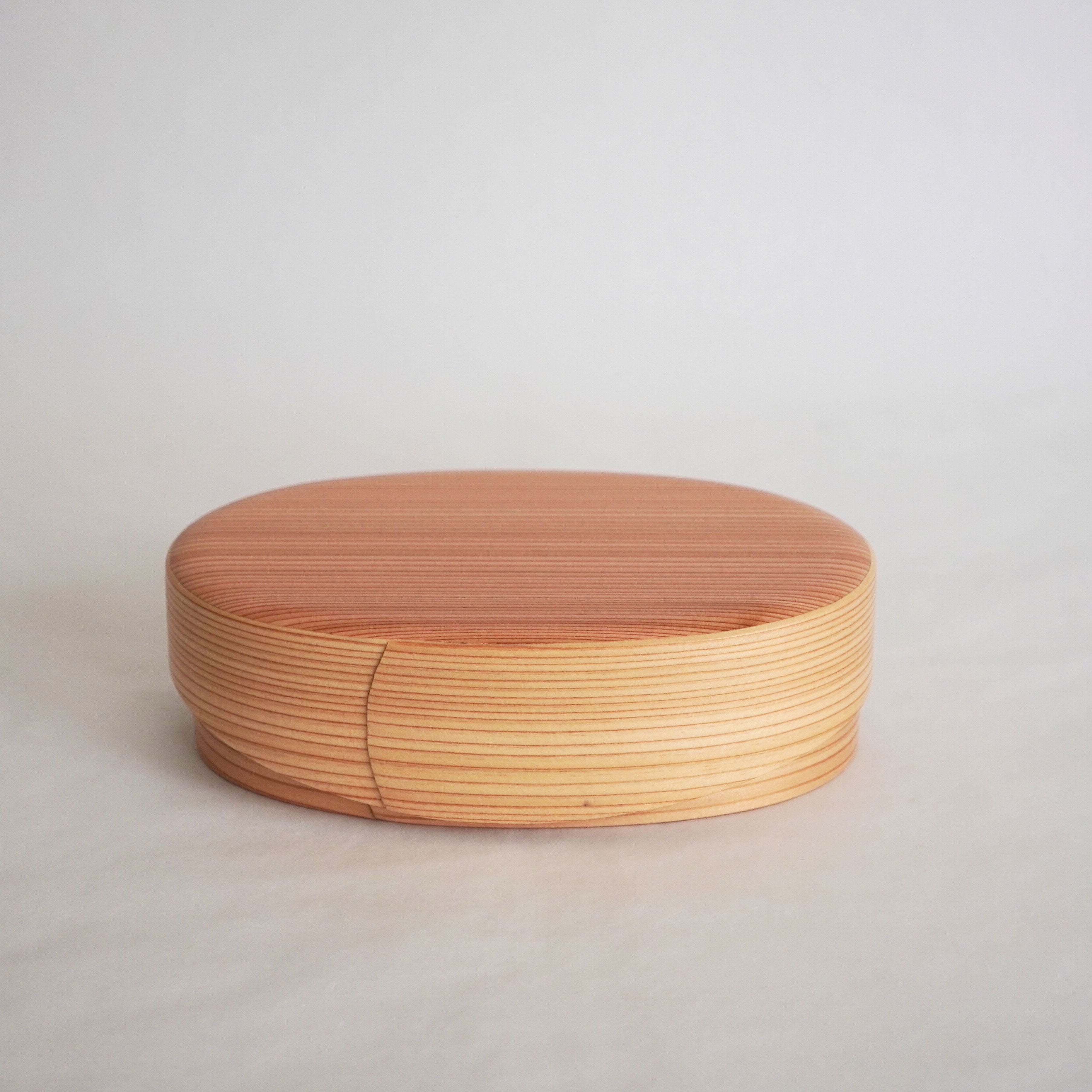Ovale Bentô-Box aus Zedernholz