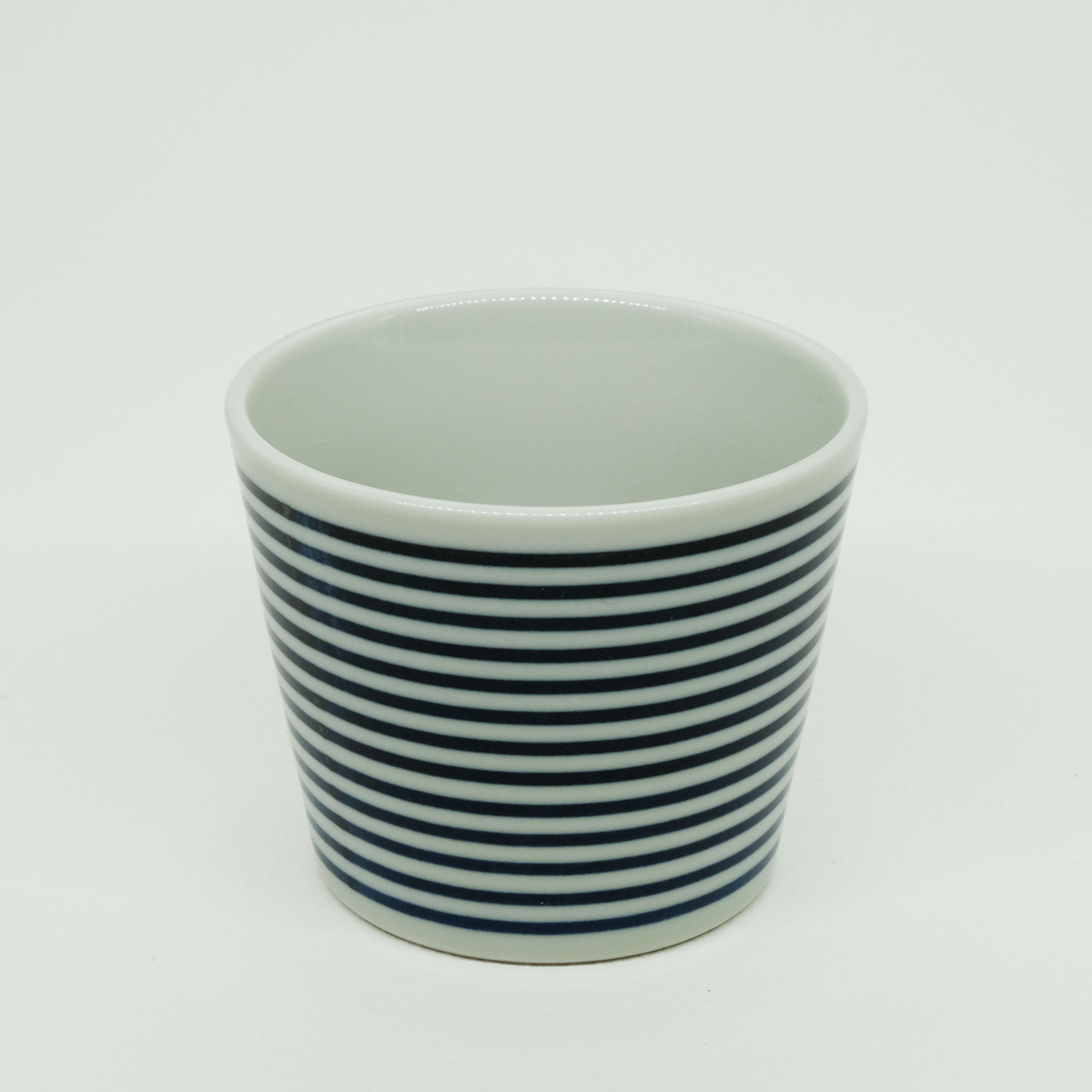 Schale und Becher blaue Ringe