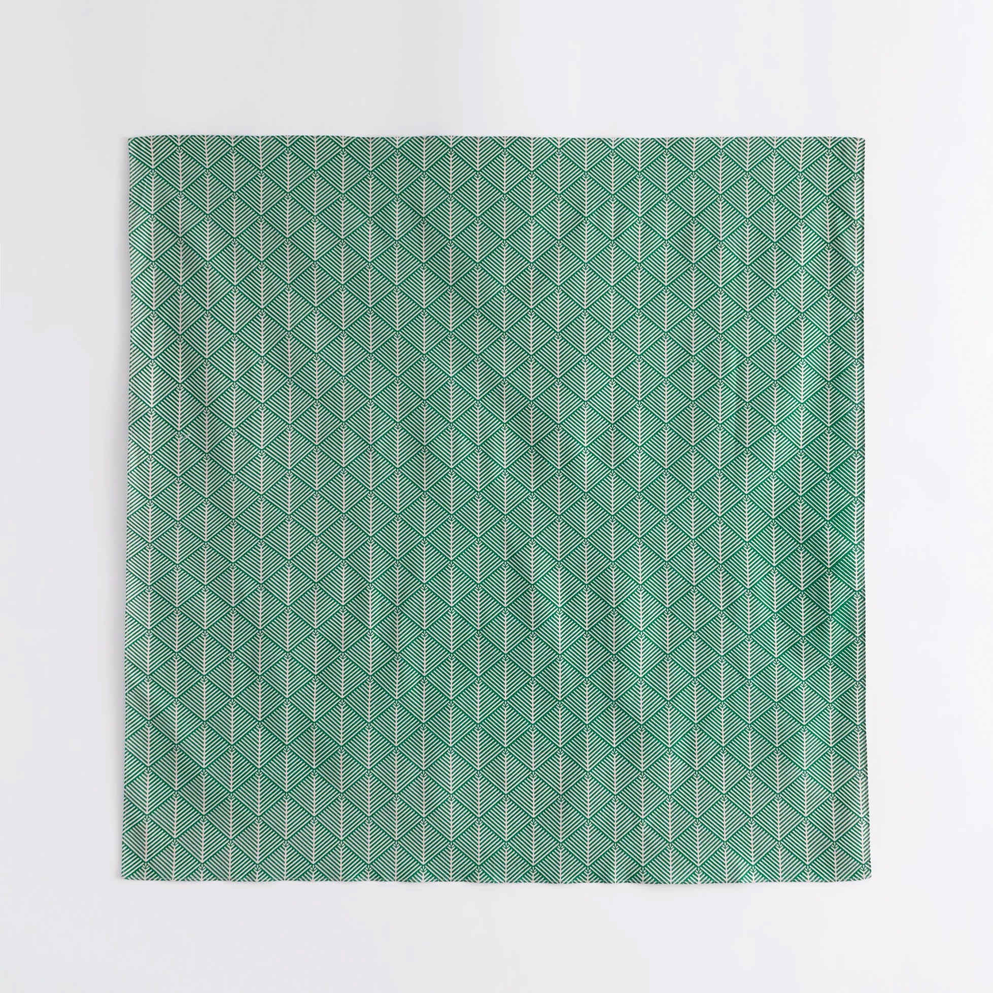 Mittleres Furoshiki, junge Pinie