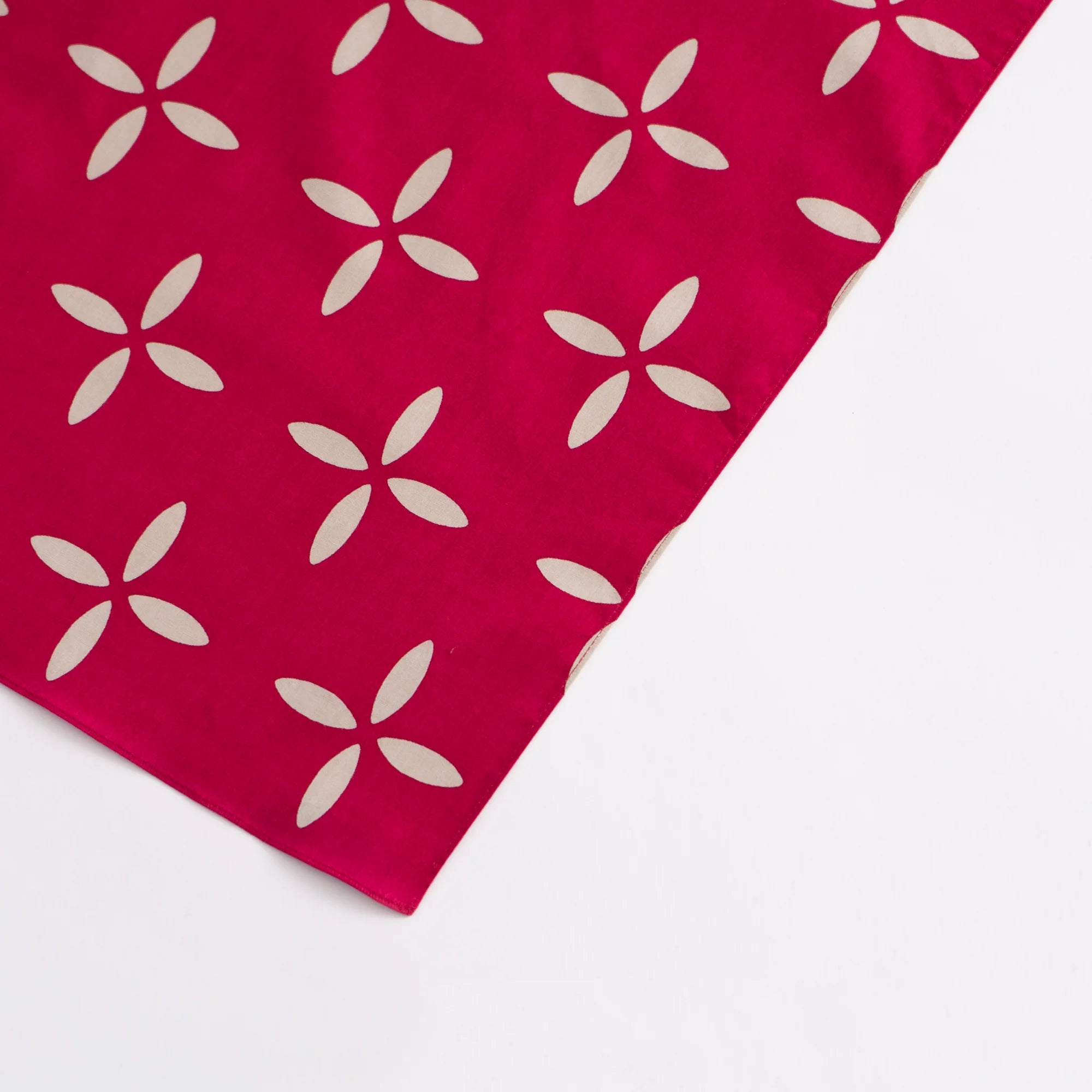 Großes Furoshiki, Blume Purpurrot