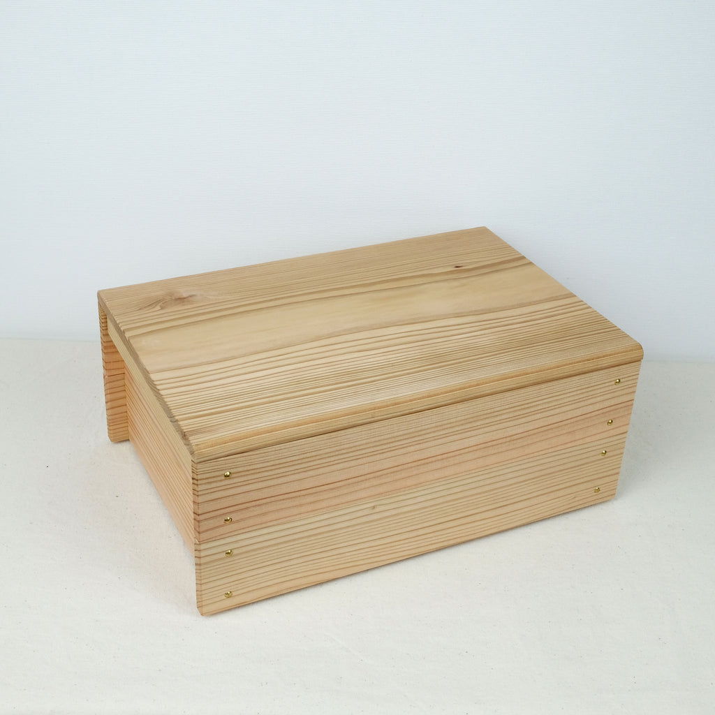 Stapelbox aus Zedernholz